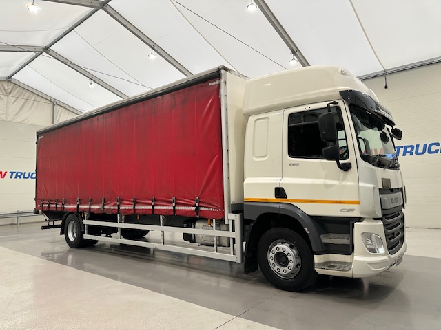 DAF CF 260 Sleeper Cab Curtainsider