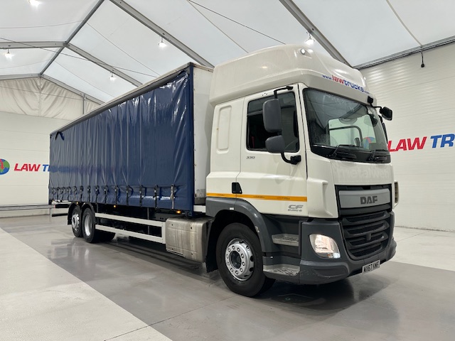 DAF CF 330 6×2 Rear Lift Sleeper Cab Curtainsider