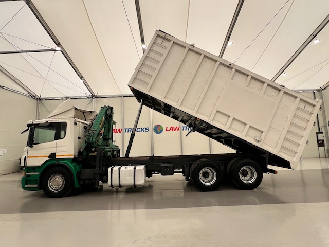 Scania P270 10 Tyre Day Cab Bulk Tipper with Crane