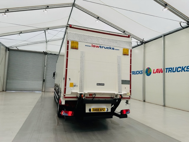 MAN TGM 18.250 Sleeper Cab Curtainsider