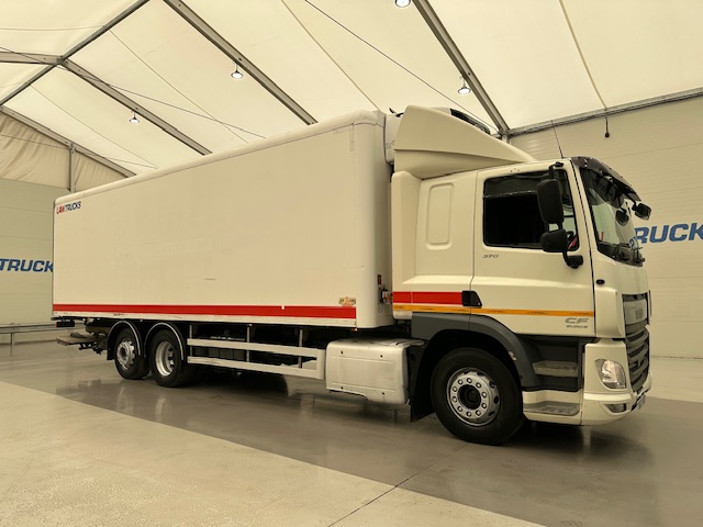 DAF CF 370 6×2 Sleeper Cab Fridge Box