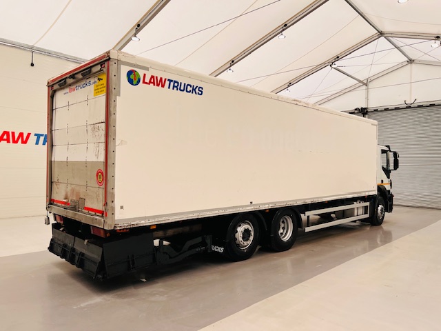 Iveco Stralis 310 AT Euro 6 6×2 Box Van
