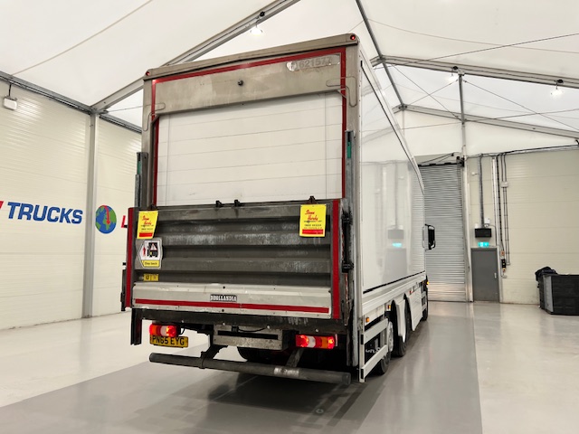 Mercedes Antos 2540 6×2 Rear Lift Day Cab Fridge Box