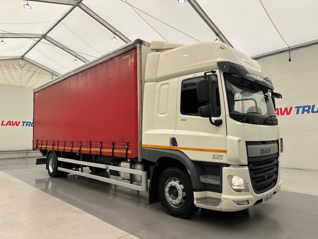 DAF CF 310 Sleeper Cab Curtainsider