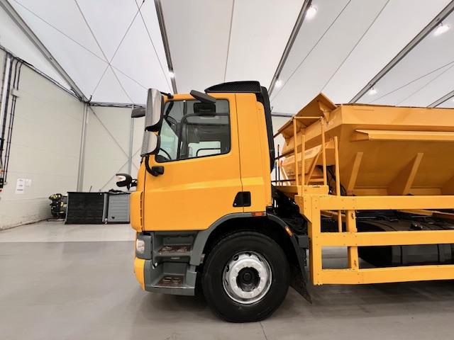DAF CF75 310 6×4 Day Cab Gritter