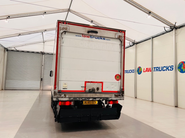 Iveco Stralis 310 AT 6×2 Fridge Box