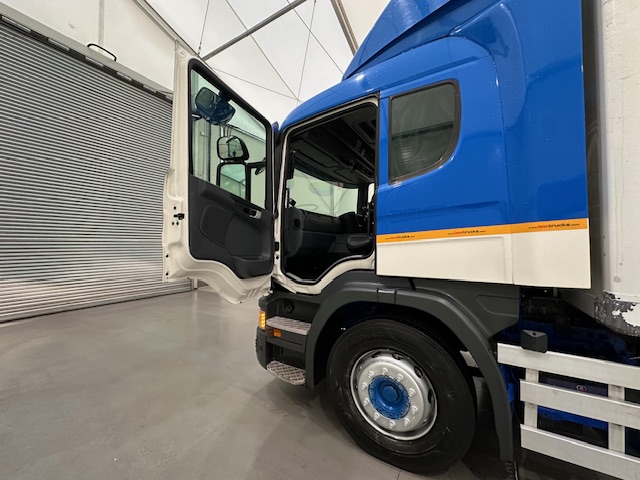 Scania P250 4×2 Sleeper Cab Fridge Box