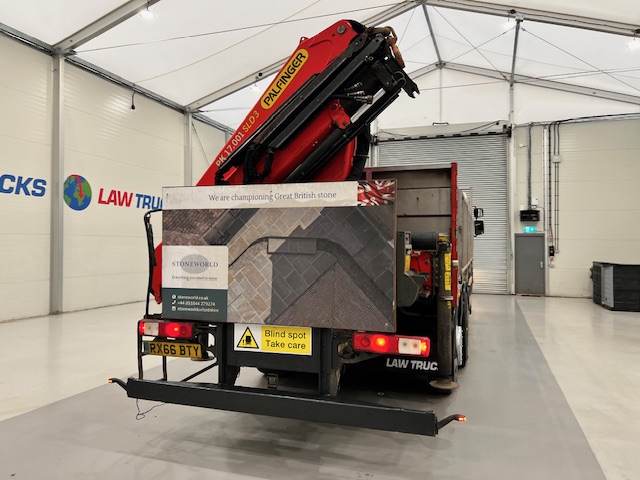 Renault C320 6×2 Day Cab Dropside with Crane