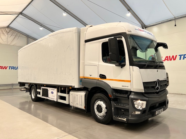Mercedes Actros 1824 4×2 Sleeper Cab Fridge Box