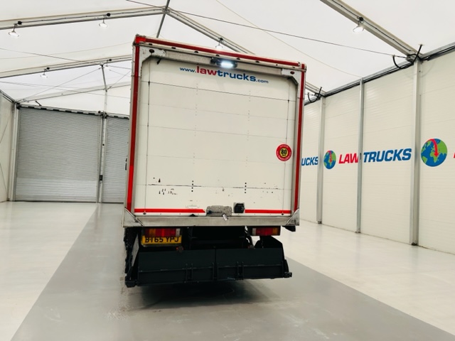 Iveco Stralis 310 AT 6×2 Box Van