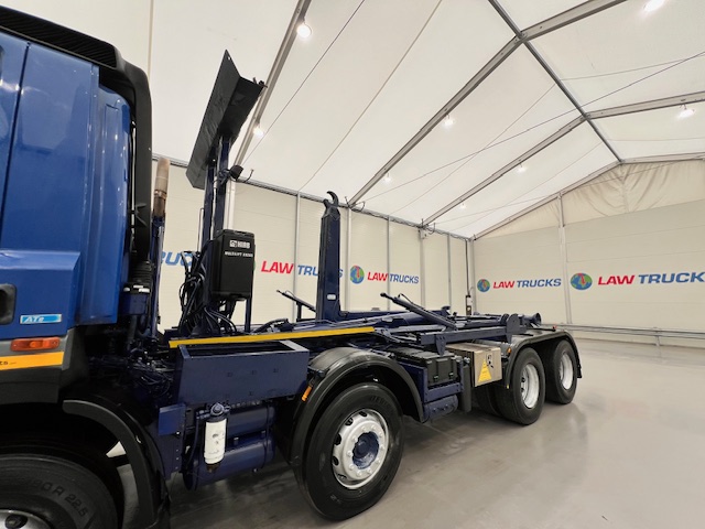 DAF CF85 360 8×4 Day Cab Hookloader