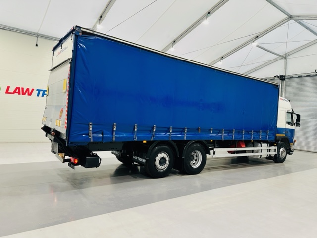 Volvo FM 300 6×2 Sleeper Cab Curtainsider