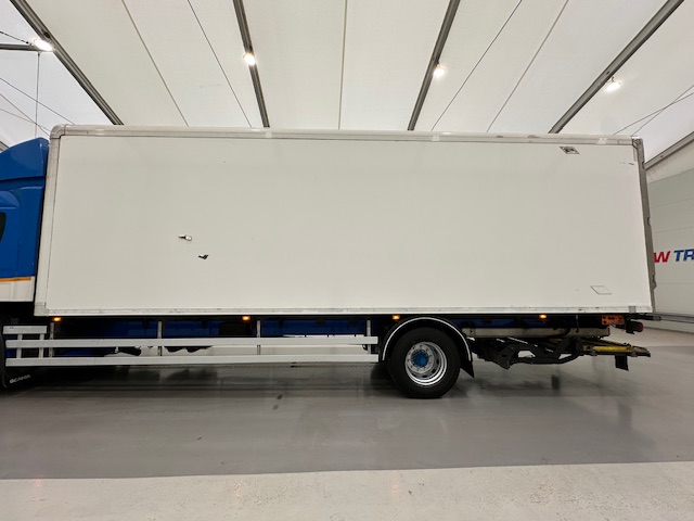Scania P250 4×2 Sleeper Cab Fridge Box