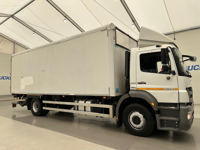 Mercedes Axor 1824 Day Cab Box Van