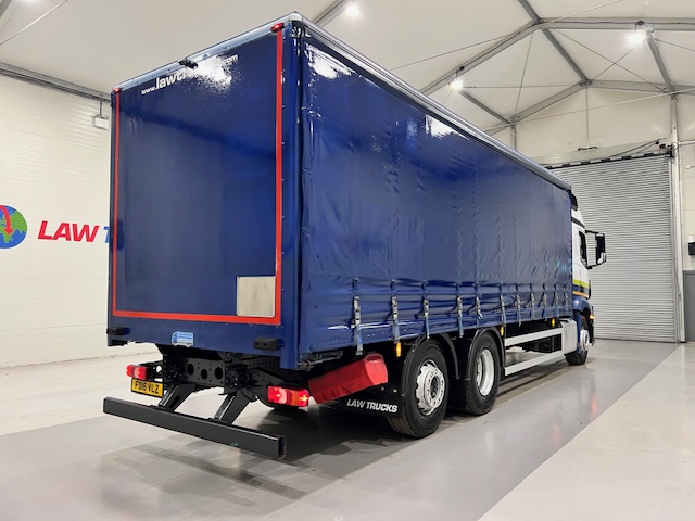 Mercedes Actros 2530 6×2 Sleeper Cab Curtainsider