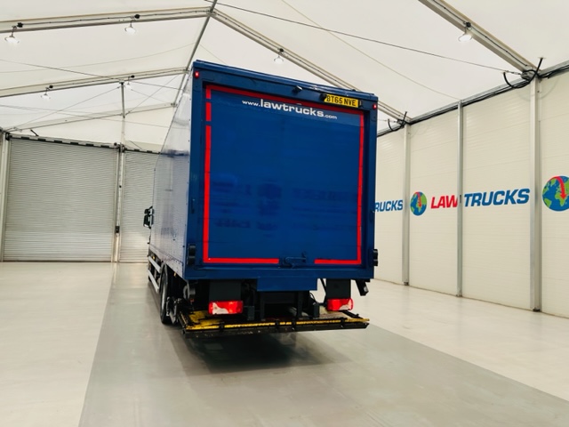 Scania P250 4×2 Sleeper Cab Box Van Manual