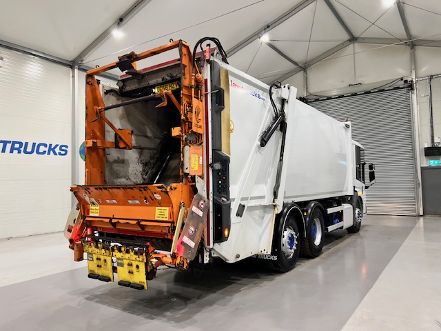 Mercedes Econic 2630 6×2 Refuse Bin Lorry