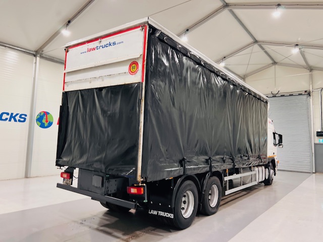 Volvo FM9 260 10 Tyre Sleeper Cab Curtainsider
