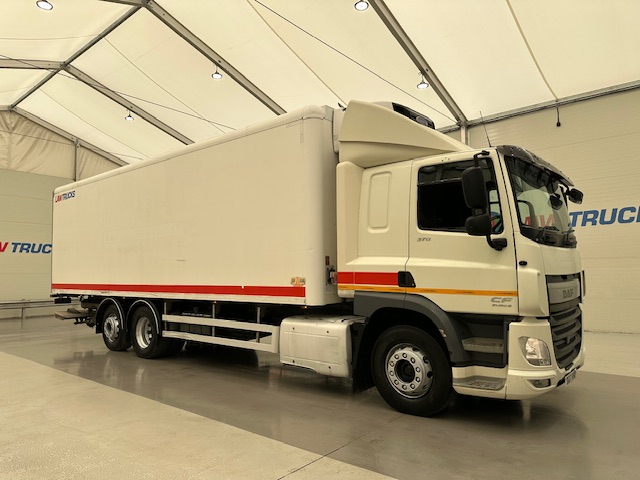 DAF CF 370 6×2 Sleeper Cab Fridge Box