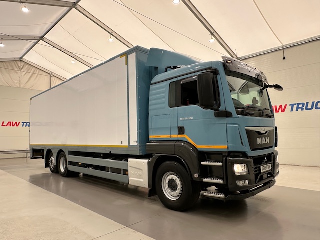 MAN TGS 26.360 6×2 Sleeper Cab Insulated Box Van