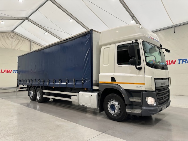 DAF CF 330 6×2 Rear Lift Sleeper Cab Curtainsider