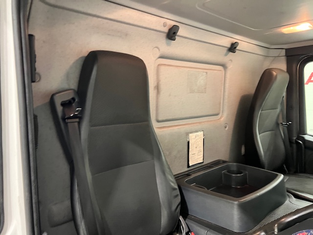 Scania P280 6×2 Rear Lift Day Cab Fridge Box