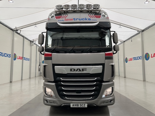 DAF XF 530 6×2 Midlift Tractor Unit