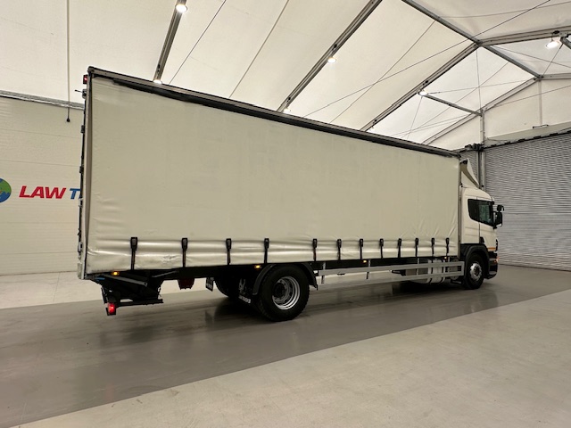 Scania P230 4×2 Sleeper Cab Curtainsider Manual