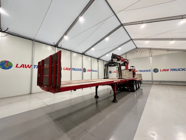 Corus Tri Axle Flatbed Brick Grab Trailer