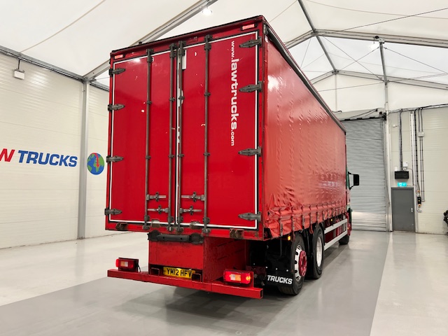 Volvo FM 450 6×2 Sleeper Cab Curtainsider