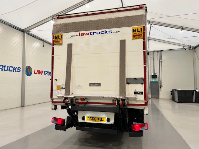 MAN TGM 18.250 4×2 Sleeper Cab Curtainsider