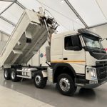 Volvo FM 410 8×4 Sleeper Cab Tar Spec Tipper - thumbnail