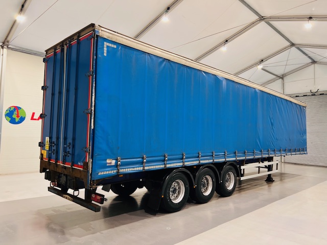 SDC Tri Axle Curtainsider Trailer