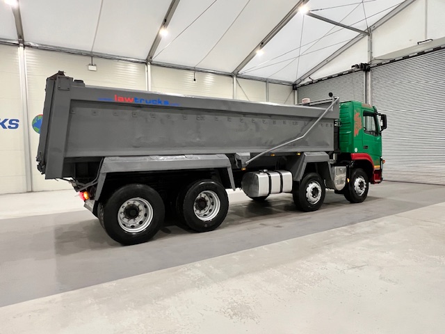 Volvo FM 400 8×4 Day Cab Tipper