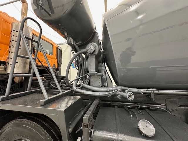 Hino 700 3241 8×4 Cement Mixer