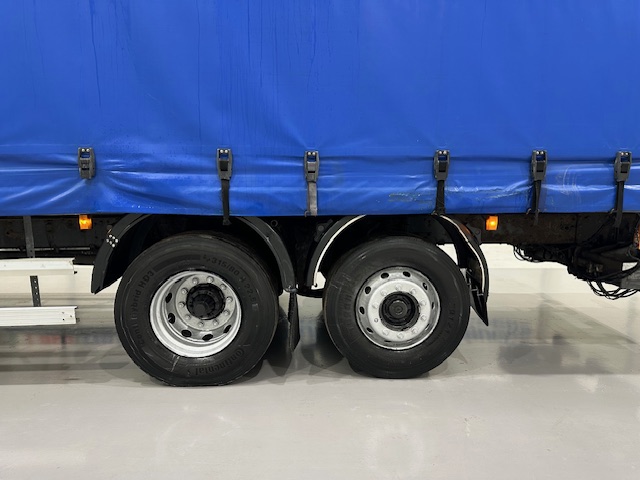 Scania 114 340 6×2 Rear Lift Sleeper Cab Curtainsider