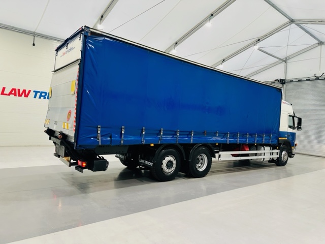 Volvo FM 300 6×2 Sleeper Cab Curtainsider