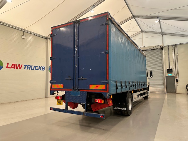 DAF CF65 220 Sleeper Cab Curtainsider Manual