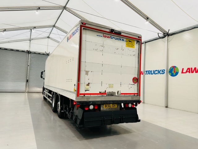 Iveco Stralis 310 AT 6×2 Box Van