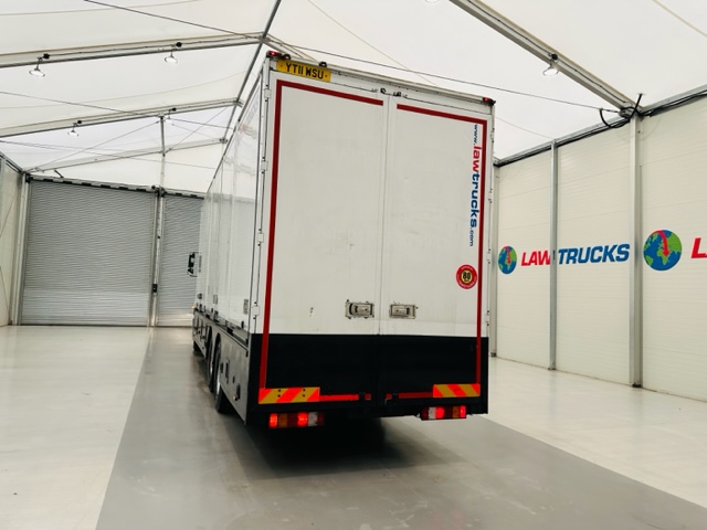 Mercedes 2543 6×2 10 Tyre Rear Lift Sleeper Cab Box Van
