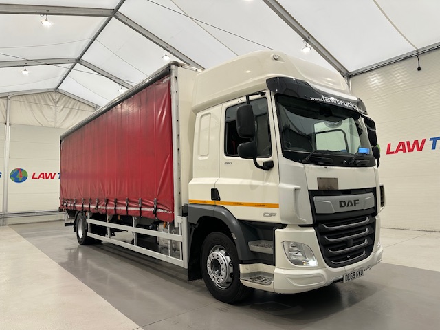 DAF CF 260 Sleeper Cab Curtainsider