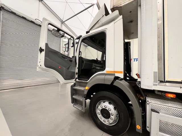 Mercedes Axor 1824 Day Cab Fridge Box