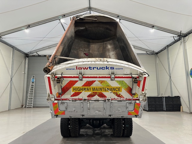 Volvo FM 300 6×4 Day Cab Tipper