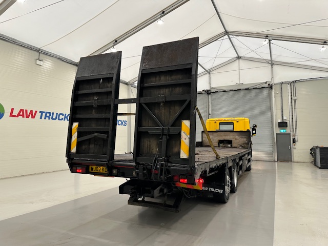 Scania 114 340 6×2 Rear Lift Day Cab Beavertail