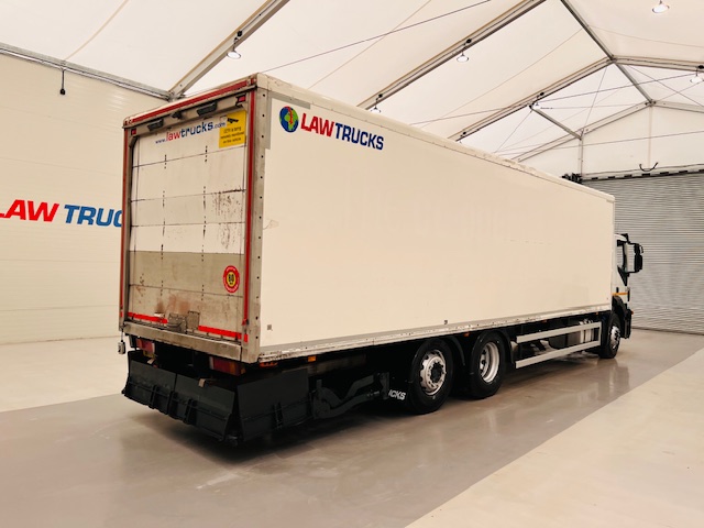 Iveco Stralis 310 AT Euro 6 6×2 Box Van