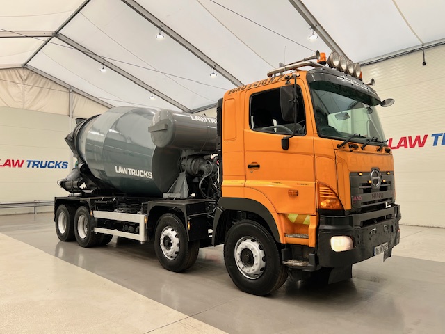 Hino 700 3241 8×4 Cement Mixer