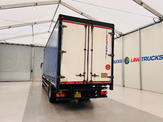 MAN TGM 18.250 Sleeper Cab Curtainsider