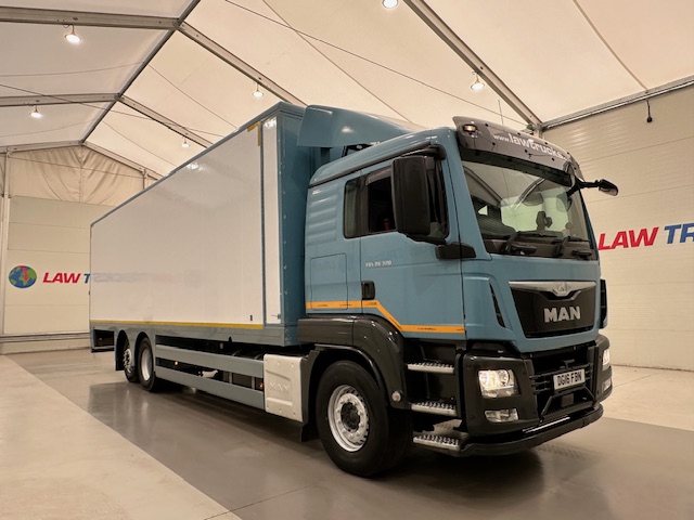 MAN TGS 26.360 6×2 Sleeper Cab Insulated Box Van