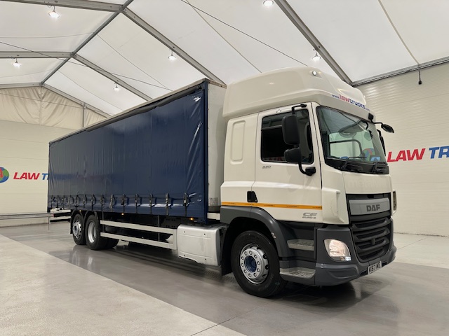 DAF CF 330 6×2 Rear Lift Sleeper Cab Curtainsider