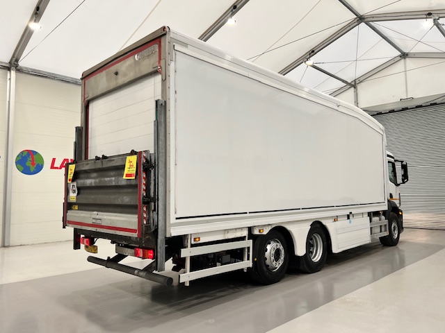 Mercedes Antos 2540 6×2 Rear Lift Day Cab Fridge Box